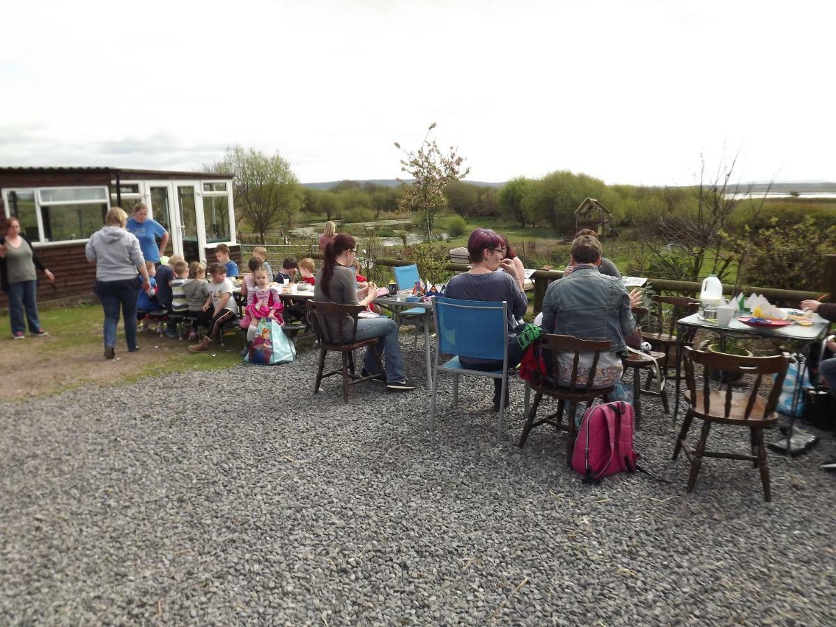 Marsh Water Ponds Fishery Villa Kidwelly Exterior foto